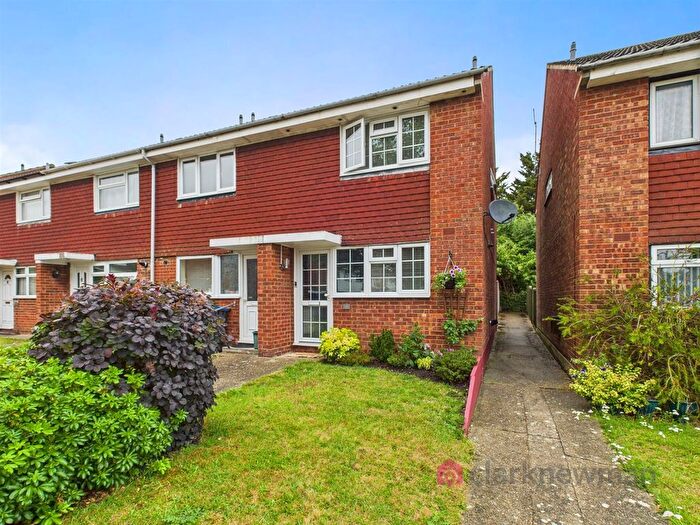 2 Bedroom End Of Terrace House For Sale In Bynghams, Harlow, CM19