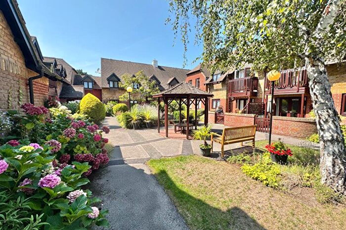 2 Bedroom Retirement Property For Sale In Garden Mews, Warsash, SO31
