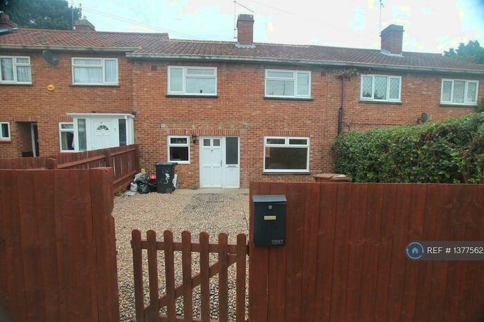 3 Bedroom Terraced House To Rent In Kingsthorpe Grove, Northampton, NN2