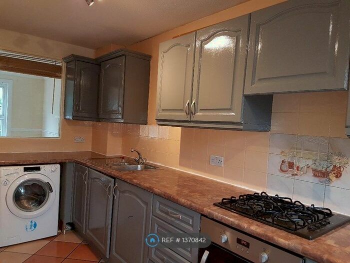 3 Bedroom Terraced House To Rent In Salters Hill, Crystal Palace, SE19