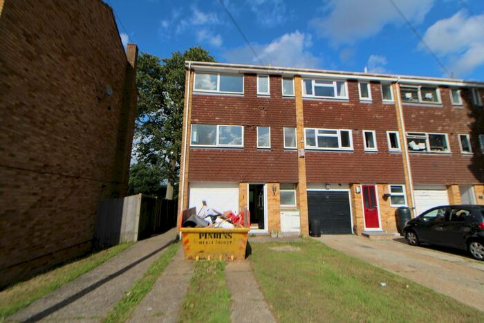 4 Bedroom Terraced House To Rent In Hawbeck Road, Rainham ME8
