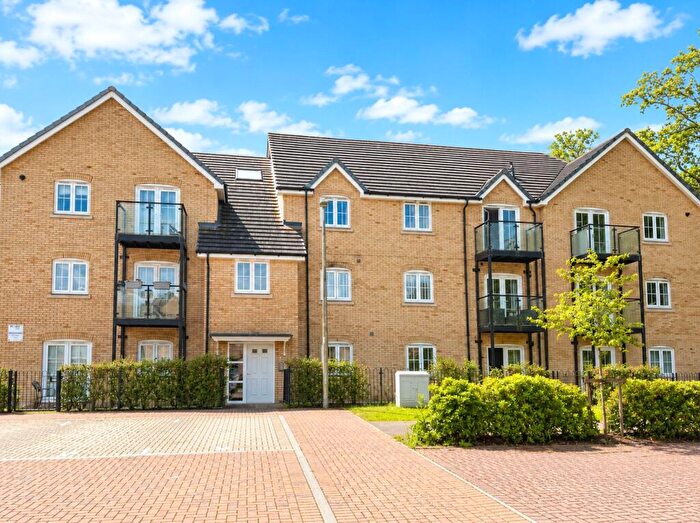 2 Bedroom Apartment For Sale In Budd Grove, Winnersh, Wokingham, RG41