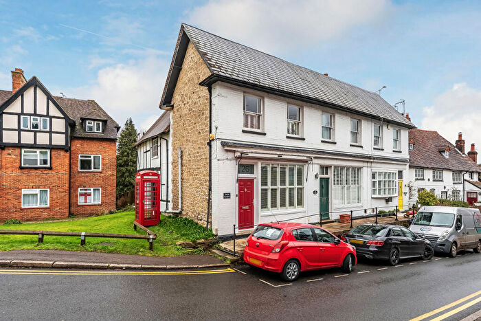 3 Bedroom End Of Terrace House For Sale In High Street, Oxted, Surrey, RH8