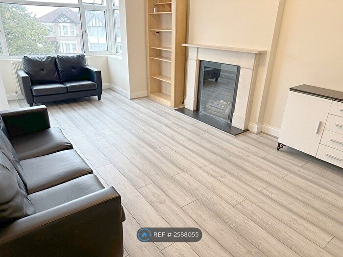 2 Bedroom Flat To Rent In Audley Road, London, NW4