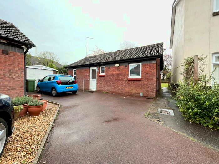 2 Bedroom Detached Bungalow To Rent In Long Pasture, Werrington, Peterborough, PE4