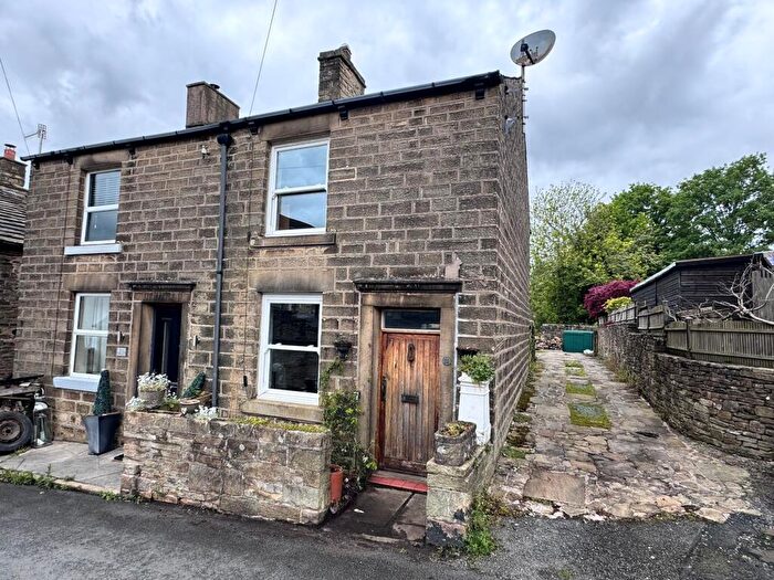 2 Bedroom End Of Terrace House For Sale In Cote Lane, Hayfield, SK22
