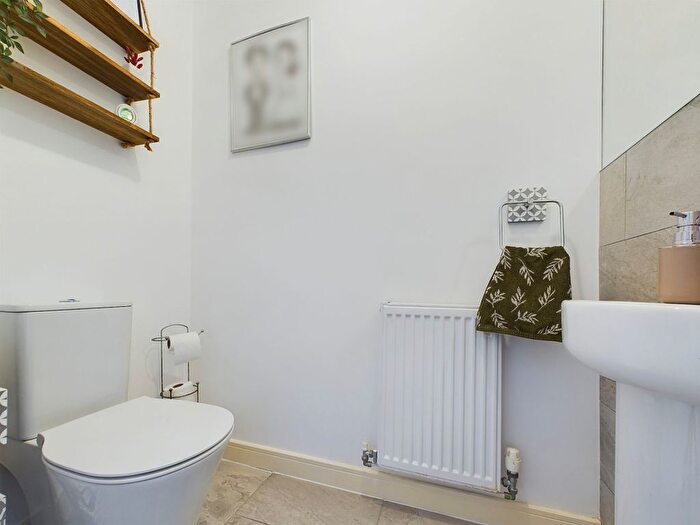 3 Bedroom End Of Terrace House For Sale In Highfield Road, Whitby, YO21
