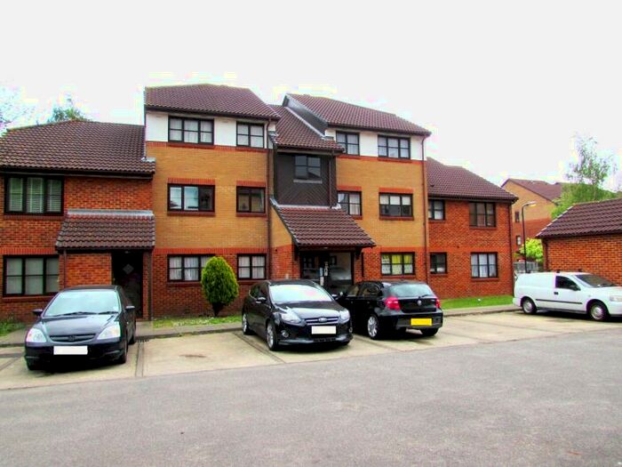 2 Bedroom Flat To Rent In Conifer Way, Wembley, Middlesex, HA0