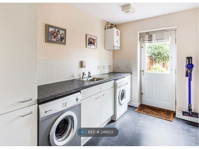 4 Bedroom Terraced House To Rent In Burns Close, Carshalton Beeches, SM5