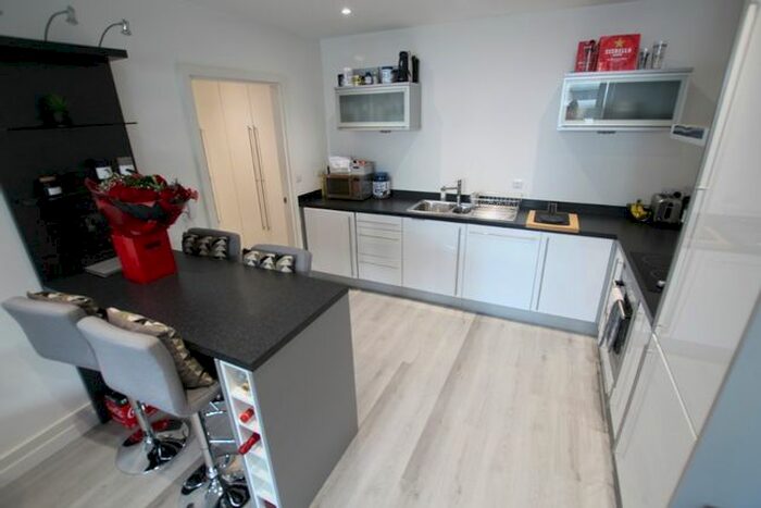 2 Bedroom Flat To Rent In Rumford Place, City Centre, Liverpool, L3