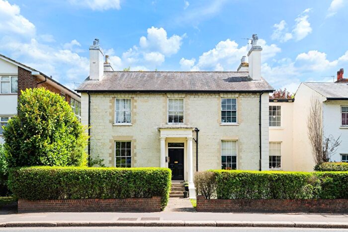 1 Bedroom Flat For Sale In London Road, Reigate, RH2