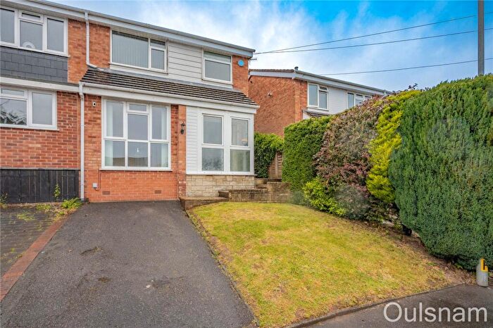 3 Bedroom Semi-Detached House For Sale In Swift Close, Bromsgrove, Worcestershire, B61