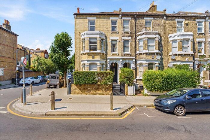 4 Bedroom End Terrace House For Sale In Leathwaite Road, SW11