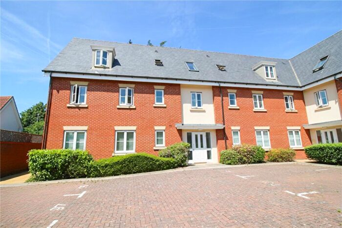 2 Bedroom Apartment For Sale In Priory Chase, Rayleigh, Essex, SS6