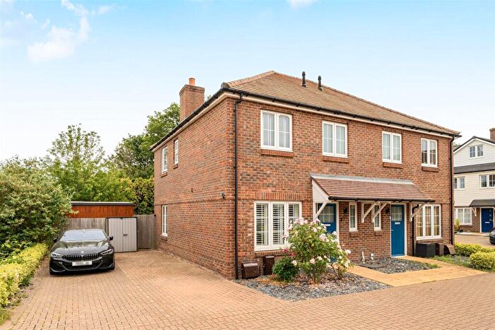3 Bedroom Semi Detached House For Sale In Pewit View, Portchester, PO16