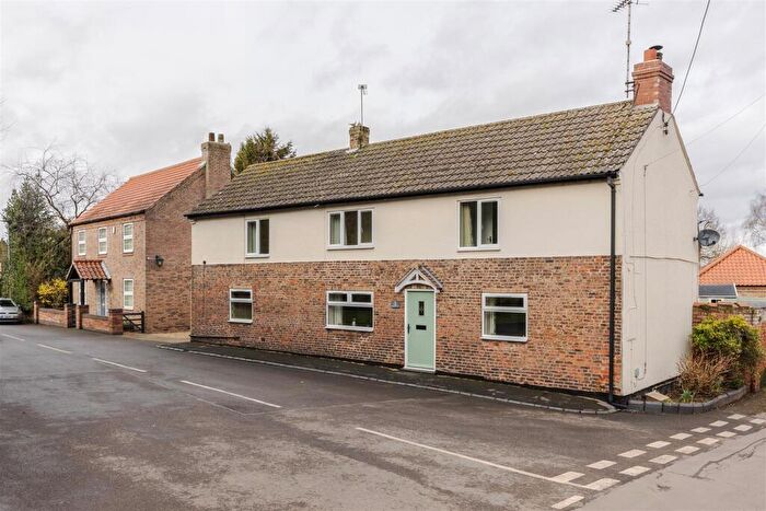 3 Bedroom Detached House For Sale In Western Green, Winteringham, DN15