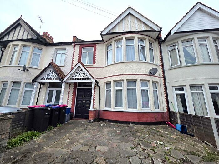 3 Bedroom Terraced House To Rent In Brightwell Avenue, Westcliff-On-Sea, SS0