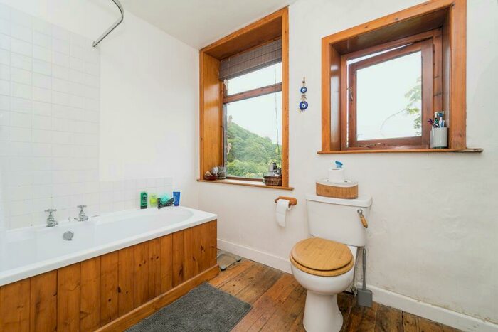 3 Bedroom End Of Terrace House For Sale In Knotts Road, Todmorden, OL14