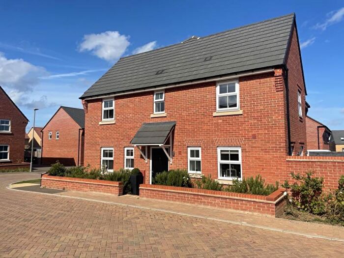 3 Bedroom Terraced House To Rent In Morton Road, Eagles Farm South, MK17