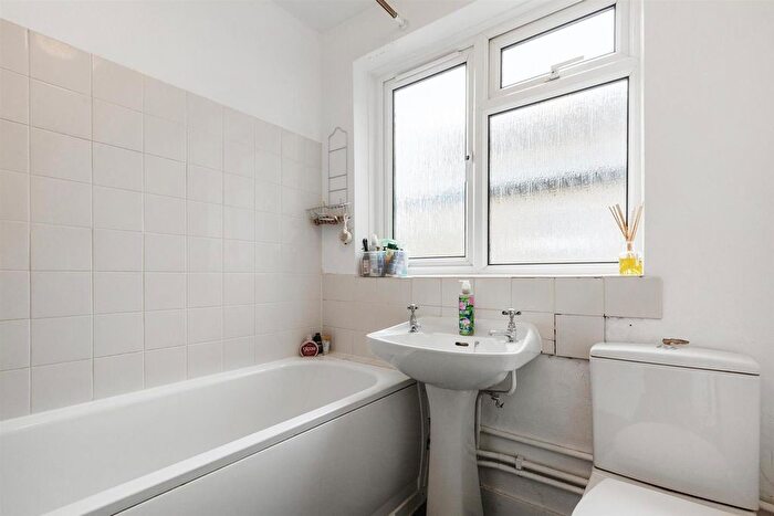 1 Bedroom Flat To Rent In Waghorn Street, London, SE15