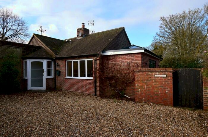 1 Bedroom Bungalow To Rent In Upton Grey, Basingstoke, RG25
