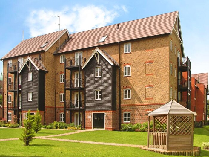 2 Bedroom Flat To Rent In Wye Gardens, High Wycombe, HP12