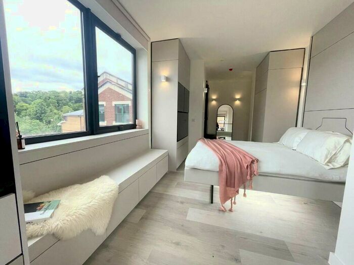 4 Bedroom Terraced House To Rent In Alloa Road, London, SE8