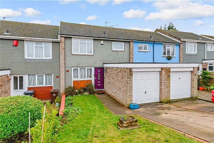 3 Bedroom Terraced House For Sale In Beacon Drive, Bean, Dartford, Kent, DA2