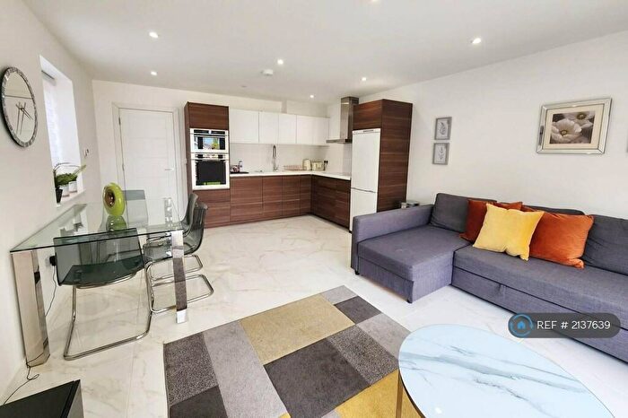 2 Bedroom Flat To Rent In Oxford Road, Kidlington, OX5