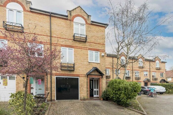 3 Bedroom Property To Rent In Meadow Place, Edensor Road, London W4