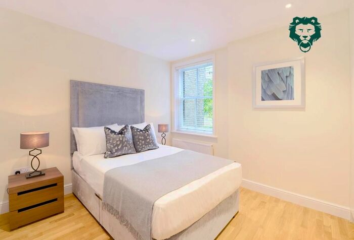 3 Bedroom Flat To Rent In King Street, London, W6