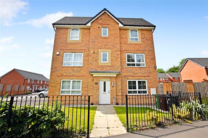 3 Bedroom Town House To Rent In Dymoke Road, Methley, Leeds, West Yorkshire, LS26