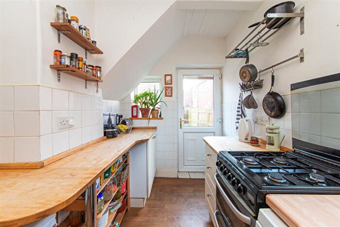 2 Bedroom Flat To Rent In Heaton Park View, Heaton, Newcastle Upon Tyne, NE6