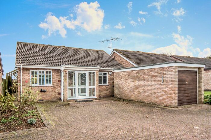2 Bedroom Bungalow To Rent In Russell Way, Bedford MK43
