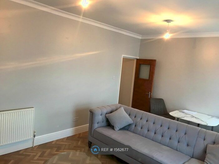 1 Bedroom Flat To Rent In Corporation Road, Newport, NP19