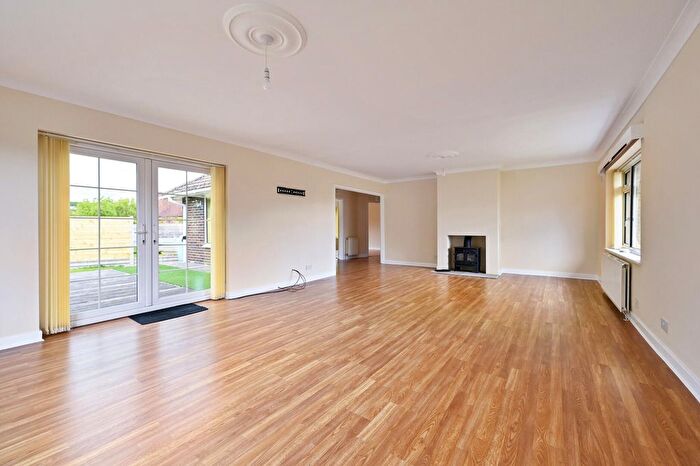 2 Bedroom Detached Bungalow To Rent In Broadway, Fairlight, Hastings, TN35