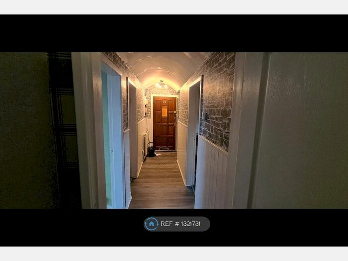 2 Bedroom Flat To Rent In Dunphail Drive, Glasgow, G34