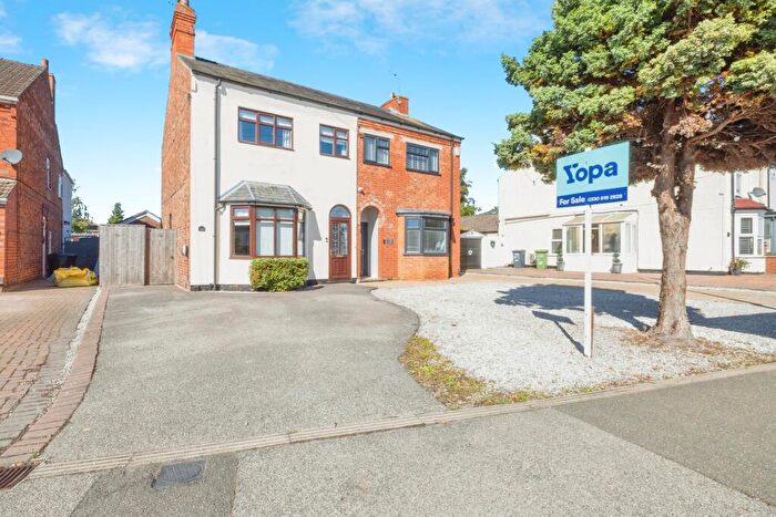 3 Bedroom Semi-Detached House For Sale In Hykeham Road, Lincoln, LN6