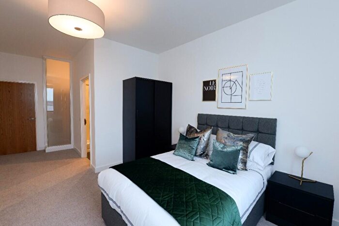 3 Bedroom Apartment To Rent In Kings Parade, Liverpool, Merseyside, L3
