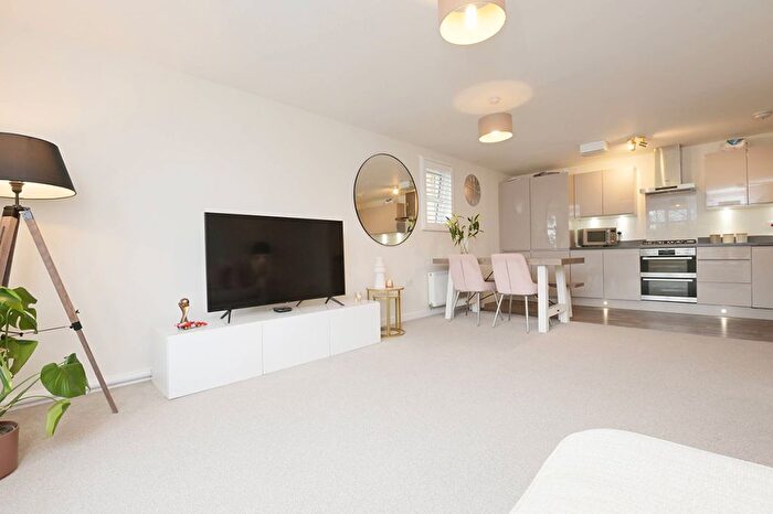 2 Bedroom Flat For Sale In Cowgill Gardens, Liberton, Edinburgh, EH16