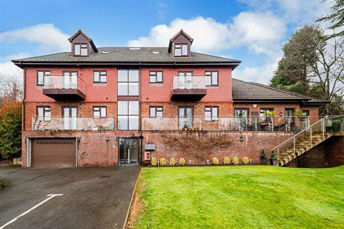 1 Bedroom Flat For Sale In Windwood, Mill Street, Redhill, RH1