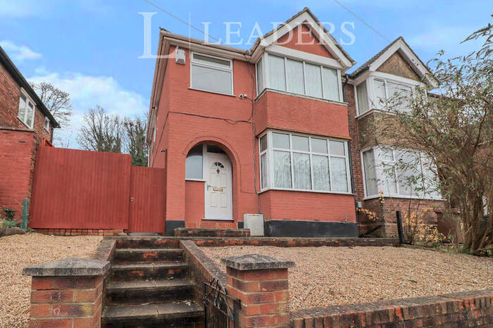 3 Bedroom Semi-Detached House To Rent In Lovely Three Bedroom Family Home Pomfret Avenue, LU2