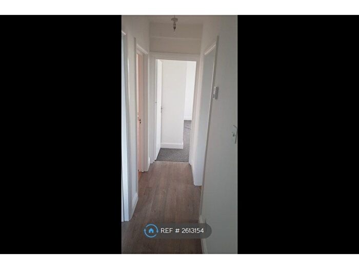 1 Bedroom Flat To Rent In Baker St, Enfield, EN1