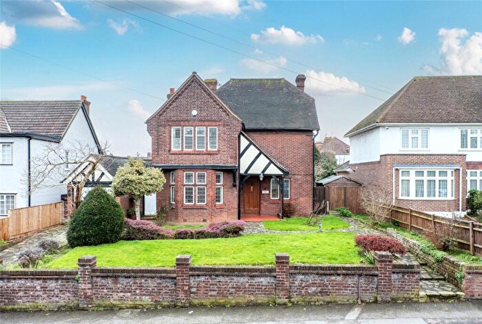 3 Bedroom Detached House For Sale In Singlewell Road, Gravesend, Kent, DA11