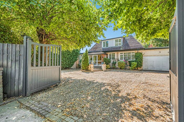 3 Bedroom Detached House For Sale In Shepperton, Surrey, TW17