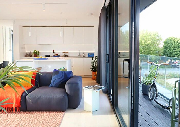 2 Bedroom Apartment To Rent In Milton Street, Sheffield, S3