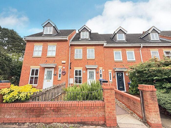 3 Bedroom Terraced House For Sale In Balfour Road, Northampton, NN2