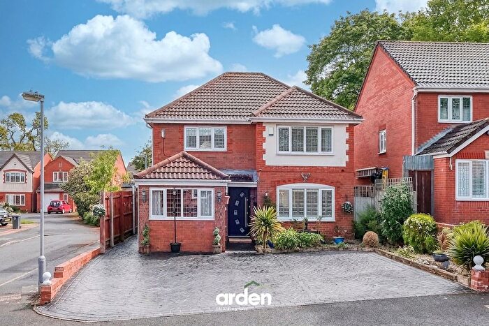 4 Bedroom Detached House For Sale In Lime Tree Grove, Birmingham, B31