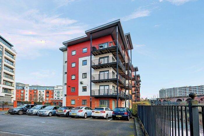 2 Bedroom Flat To Rent In Woden Street, Salford, M5