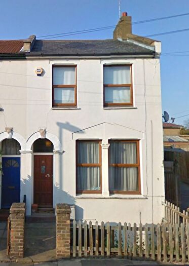 1 Bedroom Flat To Rent In Churchbury Road, Enfield, EN1